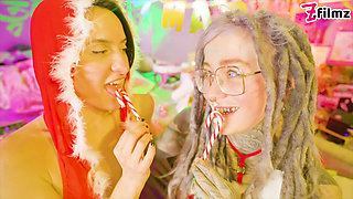 Happy Xmas with Anuskatzz, Miss Flora, and Lily Lu