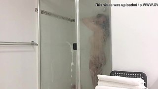 trans anairb wanking off in the douche