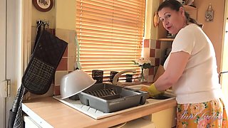 Eva Jayne Jerk Off Instruction & Masturbation in the Kitchen