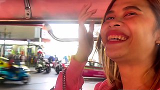 Innocent Thai teen amateur fuck on video