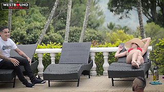 Hotel Babe's Summer Thrill: Hat & Heat Delight