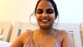Cumshot amateur MILF suck and jerks dude in the bedroom