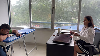 I FUCK THE ENGLISH TEACHER HARD DURING CLASS