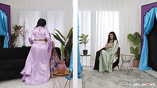 Indian lesbian sex with Yasmina Khan