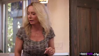 Seth Gamble tempted to resist and starts fucking Isa Bella who loves it