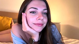 Brunette Solo Webcam Masturbation