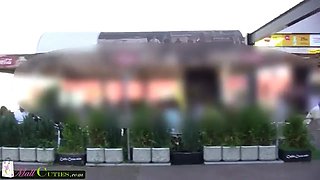 MALLCUTIES - Jana riding hard at her home