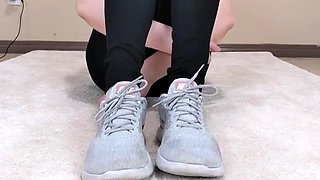 asiansolequeen Sweaty Smelly Sock and Shoe Removal JOI