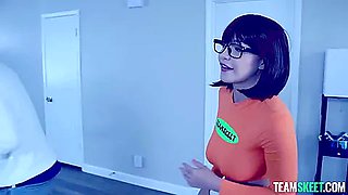 Buxom Girl Want To Pound With Me At Abandoned House