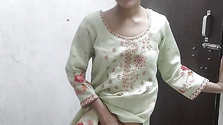 Chachi ko chodte ji ne dekh liya