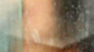 I Seduce My Horny Stepsister in the Shower