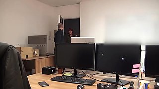 Rul JM se las goza con doble chupada de polla