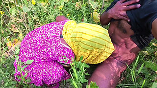 Bangali makan Malkin ke sath majdur ne jungle me mangal Kar diya.madhu bhabhi ko bhaiya ne khet me chut ki chudai kar diya xxx