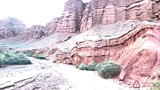 She Showed Her Face With Glasses! Deep Blowjob In A Beautiful Canyon!