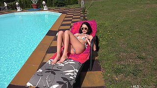 Alyssa Bounty's Brunette Poolside Toy Play Sparks POV Heat
