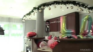 Puffy Pussy Squirts Like Crazy