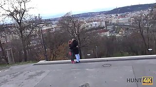 Hunt4k. a la pelirroja le gusta dar sexo por dinero frente a su novio