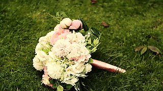 Hot Babe Takes Messy Cumshot