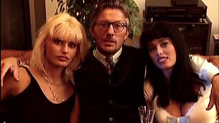 Amateur blondes pov blowjob and hardcore fun with lucky dude