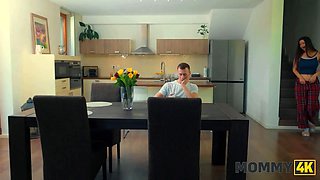 Mommy4k. which pussy is sweeter? let's discover