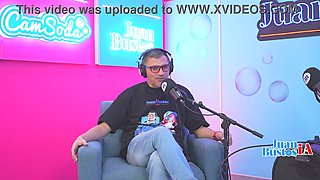 SQUIRTER COUGAR: Lina heads wild with the machine and completes up penetrating a stranger until she dumps!