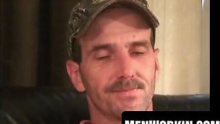 Amateur dude peels off down and faps before gushing