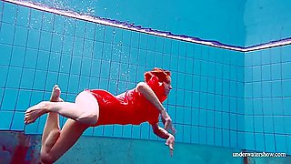 Sexy Naked Twat Avenna Swims Nude In The Pool