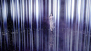 Ancient Style Hanfu Erotic Appeal Jiggling Breasts Bare Feet