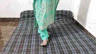 Boobs step Brother ne muze paise dekar jabar dasti pela