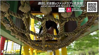 Parkdate Med En Amatorbarmfagre Kvindelig Universitetsstuderende Kramper Med Svedig Creampie-sex