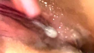 Amateur Close Up Squirting Masturbation