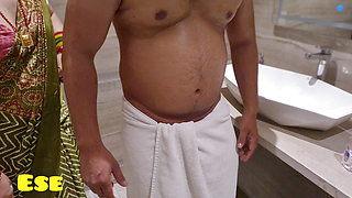 Father in law Fucked her Bahu after taking the massage from her.