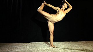 Hot ass gymnast dancing