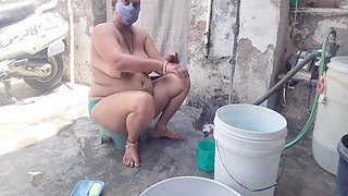 Mene Bahar Bathroom Banake Nahaneka Maja Liya