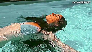 Sexy Naked Erotics With In The Pool - Lana Lelani