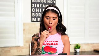 Charlotte likes sloppy and wet blowjobs