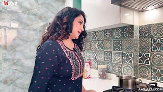 Bhaiyya Bana Saiyyan – 2024 – Hindi Hot Short Film – Showx - Indian