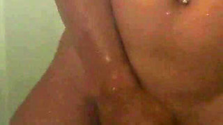 My Cuckold Came to Give Me a Bath, so He Could Deliver Me All Clean to the Lover