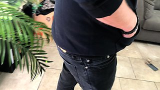 Amateur hottie fucked outdoor in public