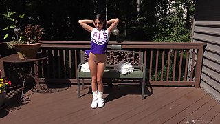 Aria Valencia's Aggressive Pee Play in Solo BTS