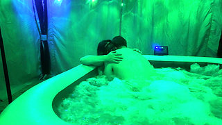Little Fuck in the Spa Amateurs French
