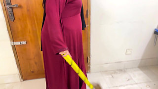Arabian Beautiful Hotel Maid Cleaning My Room & I See Her Huge Ass & Huge Boobs