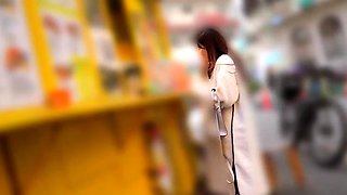 Amateur Asian College Teen Gives Blowjob