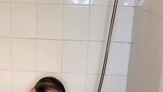 Fansly - @Alexxxeeeof - Washing hairs