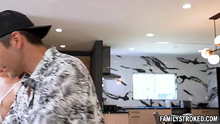 Enjoying her stepdaughters pussy to lick