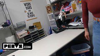Lory Lace gets spilled: the oil thief