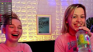 Teen lesbian stepsisters licks pussy