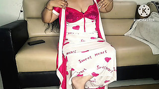 Pizza Man Fucks Hot Desi Bhabhi in Hindi Audio