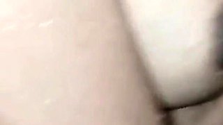 Sali Bathroom Me Naha Rahi Thi Tab Achanak Jiju Aa Gayi