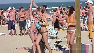 Babes Have Fun At The Beach